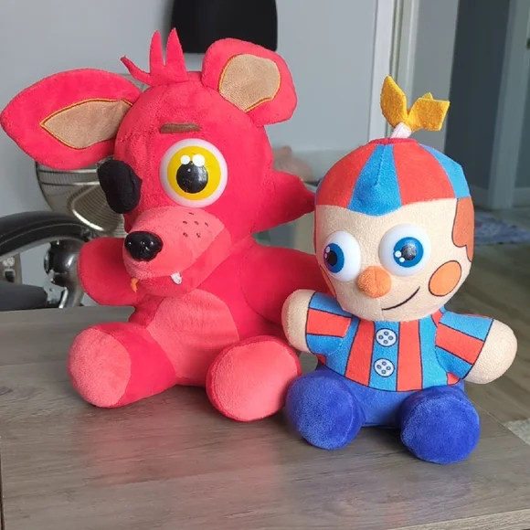 Five Nights At Freddy's (FNAF) Plushies Balloon Boy, Freddy, And Foxy And Book - Picture 2 of 9